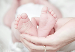 已婚女人右上眼皮跳测吉凶—