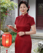 48岁女性本命年红色穿搭指南：