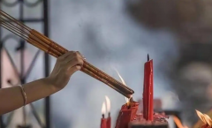 上香被香烫左手吉利吗？详解